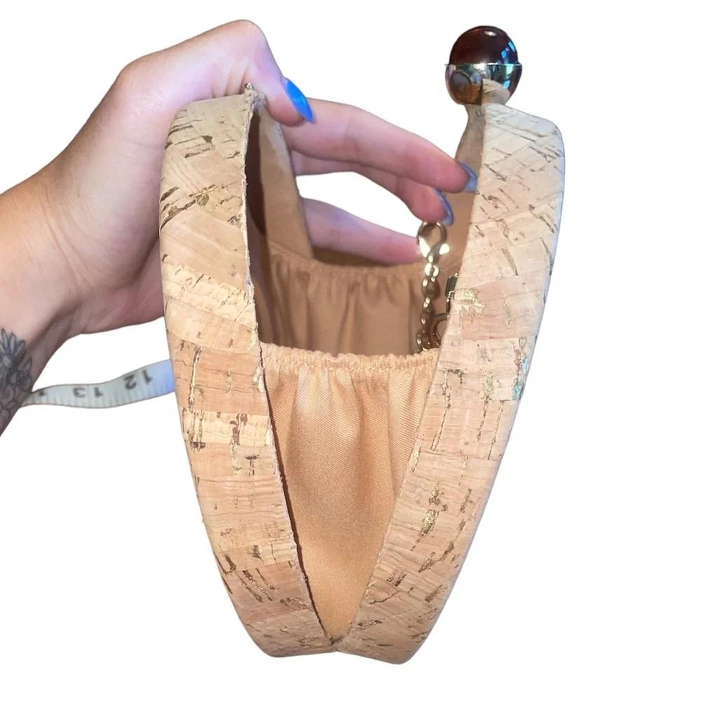 Round Cork Circle Purse or Clutch with Gold Flecks and Beautiful Amber Closure - Picture 4 of 4